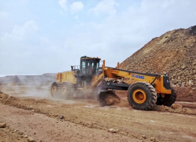 XCMG GR5505 Super-large Mining Graders Are Delivered in Batches to China Energy